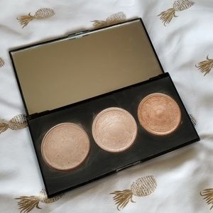 Makeup Revolution Highlighter Palette